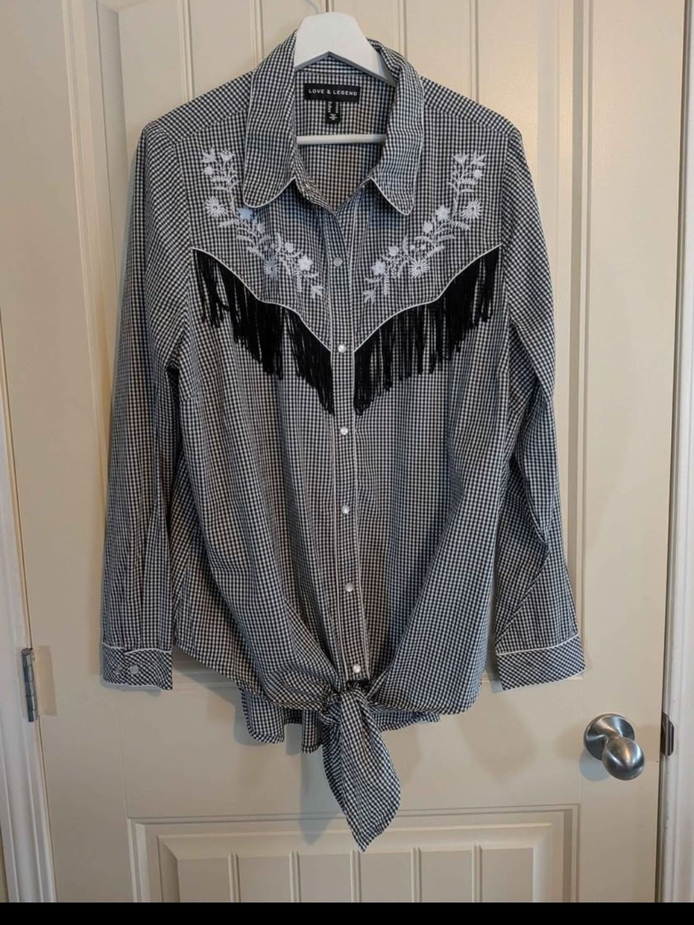 NWOT Love & Legend Black & White Gingham Fringe Embroidered Western Shirt
